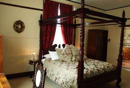 Adelong NSW Hotel Gold Coast