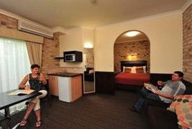 Highlander Motor Inn And Apartments - Hotel Gold Coast 0