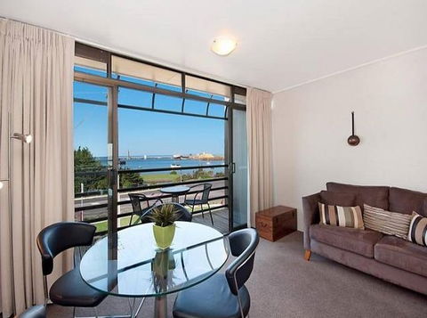 Centreport Units - Hotel Gold Coast 2