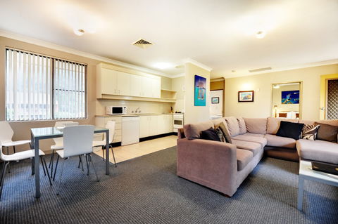 Absolute Beachfront Smugglers On The Beach - Hotel Gold Coast 5
