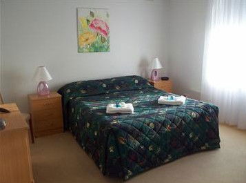 AA Madalena Court Holiday Apartments - Hotel Gold Coast 3
