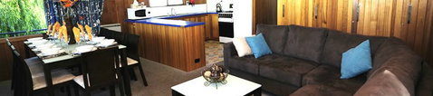 Moving Waters Self Contained Moored Houseboat - Hotel Gold Coast 7