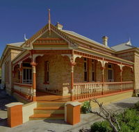 Myras Moonta Retreat - Hotel Gold Coast