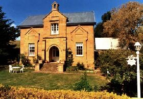 Old School House - Hotel Gold Coast 0