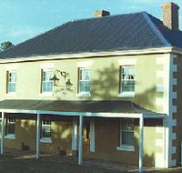 Wilmot Arms Inn - Hotel Gold Coast