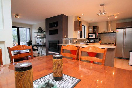 Oakley Place Townhouse - Tasmanian Short Stays - Hotel Gold Coast 1