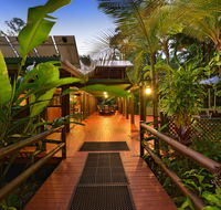 Wait A While Retreat - Hotel Gold Coast
