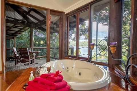 Secrets On The Lake - Hotel Gold Coast 4