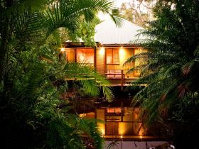 Hunchy Hideaway - Hotel Gold Coast 0