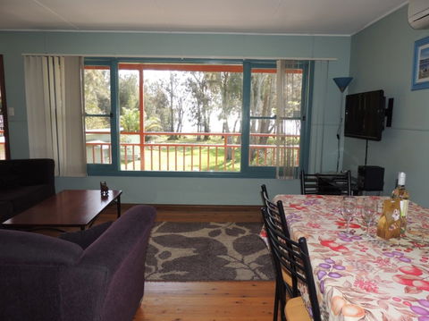 A Paradise Bungalow Waterfront - Hotel Gold Coast 3