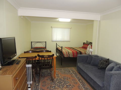 A Paradise Bungalow Waterfront - Hotel Gold Coast 4