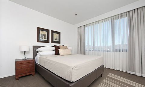 Apartments By Nagee Canberra - Hotel Gold Coast 2