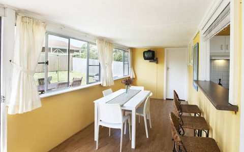 C'est La Vie Manyana - Hotel Gold Coast 1