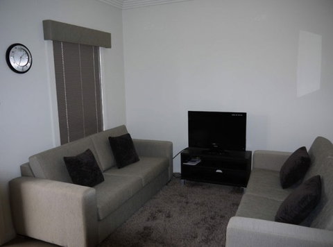 Silver Earth Accommodation - Hotel Gold Coast 2