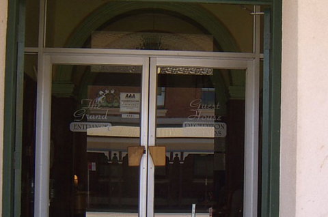 The Grand Guesthouse - Hotel Gold Coast 2