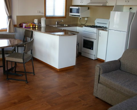 Broken Hill Tourist Park - Hotel Gold Coast 1