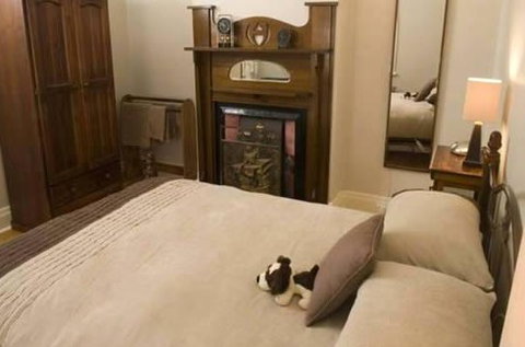 Emaroo Cottage On Williams Street - Hotel Gold Coast 1