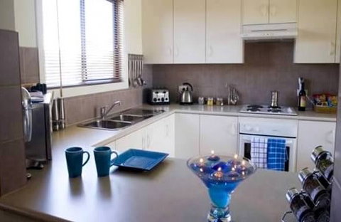 Emaroo Tramway Cottage - Hotel Gold Coast 3