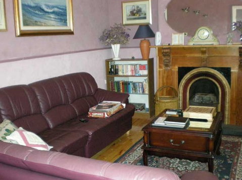 Lavender And Lace Cottage - Hotel Gold Coast 4