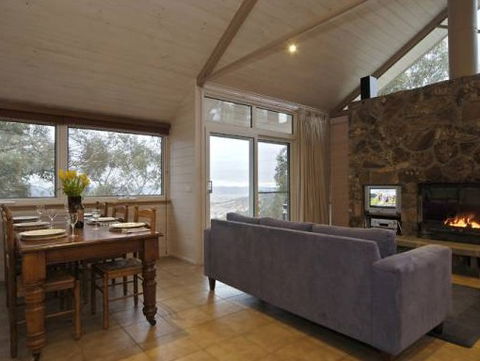 Silvertop Snowy Mountains Retreat - Hotel Gold Coast 1