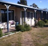 Snowy Vineyard Cottage - Hotel Gold Coast