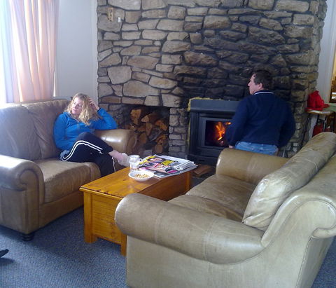 Ben Bullen Ski Lodge - Hotel Gold Coast 2