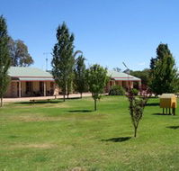 Narrandera Caravan Park - Hotel Gold Coast