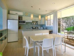 Aqua Bamboo - Hotel Gold Coast 2