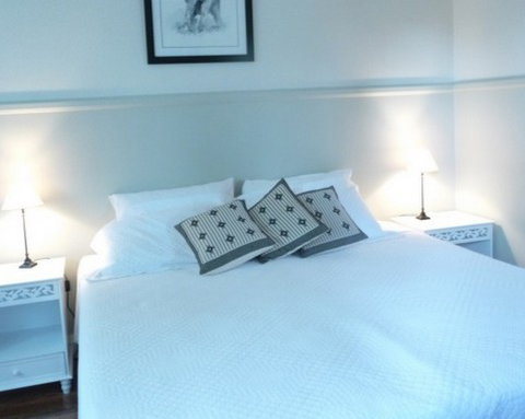 A Room With A View- Gloucester - Hotel Gold Coast 1