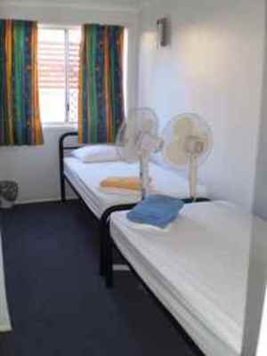 Gladstone Backpackers - Hotel Gold Coast 1