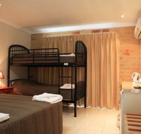 Emerald Central Palms Motel - Hotel Gold Coast