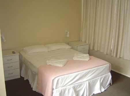Affordable Accommodation Proserpine - Hotel Gold Coast 1