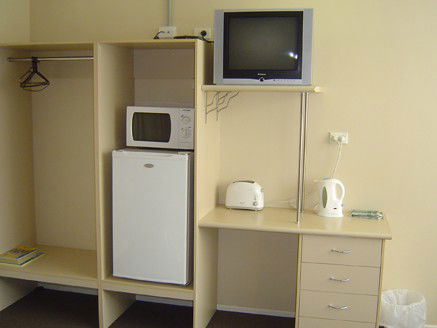 Affordable Accommodation Proserpine - Hotel Gold Coast 2