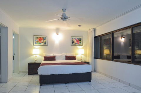 Roydon Beachfront Holiday Apartments - Hotel Gold Coast 7