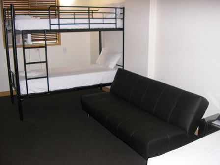 City Edge Brisbane (Formerly: Explorers Inn) - Hotel Gold Coast 2
