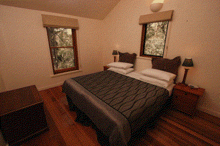 King Parrot Holiday Cottages - Hotel Gold Coast 3