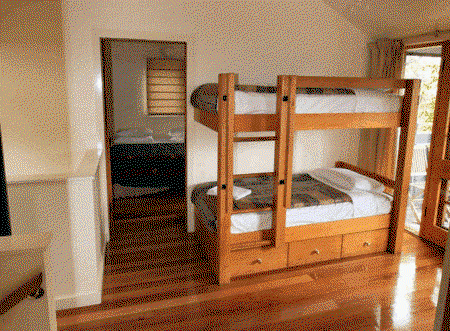 King Parrot Holiday Cottages - Hotel Gold Coast 4