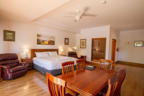 JV Jones Pty Ltd - Hotel Gold Coast 1