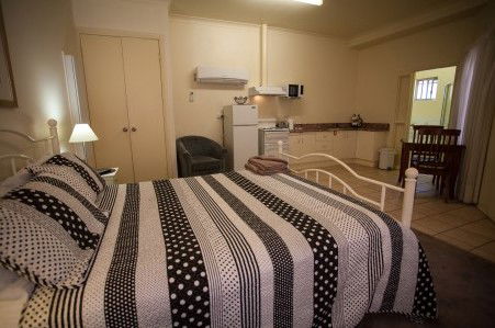 Millies Guesthouse & Serviced Apartments - Hotel Gold Coast 5