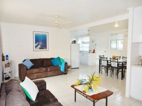 Lucinda Holiday Rentals  - Hotel Gold Coast 0