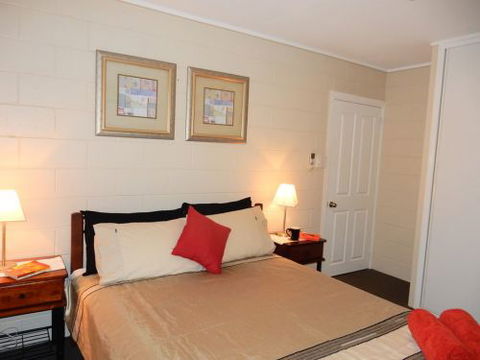 Lucinda Holiday Rentals  - Hotel Gold Coast 2