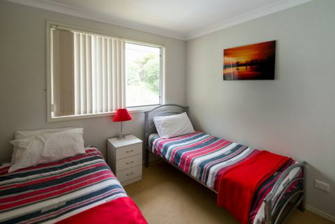 The Lake Limo - Hotel Gold Coast 3