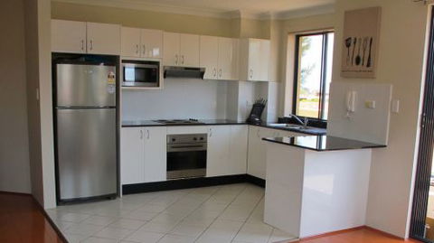 Short-Term Apartment Rentals - Hotel Gold Coast 2