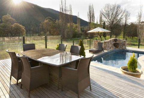Alpine Valley Getaways - Hotel Gold Coast 0