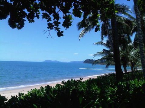 Trinity Beach Holiday Homes - Hotel Gold Coast 1