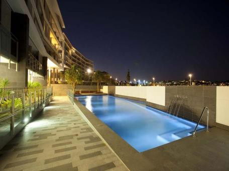 STUDENT & SHARE ACCOMMODATION  - Hotel Gold Coast 1