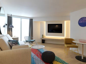 QT Bondi - Hotel Gold Coast 9