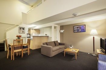 APX Parramatta - Hotel Gold Coast 10