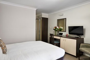 175 (formerly Wesley Lodge) - Hotel Gold Coast 9