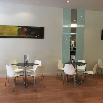 Ramada Encore Dandenong - Hotel Gold Coast 3